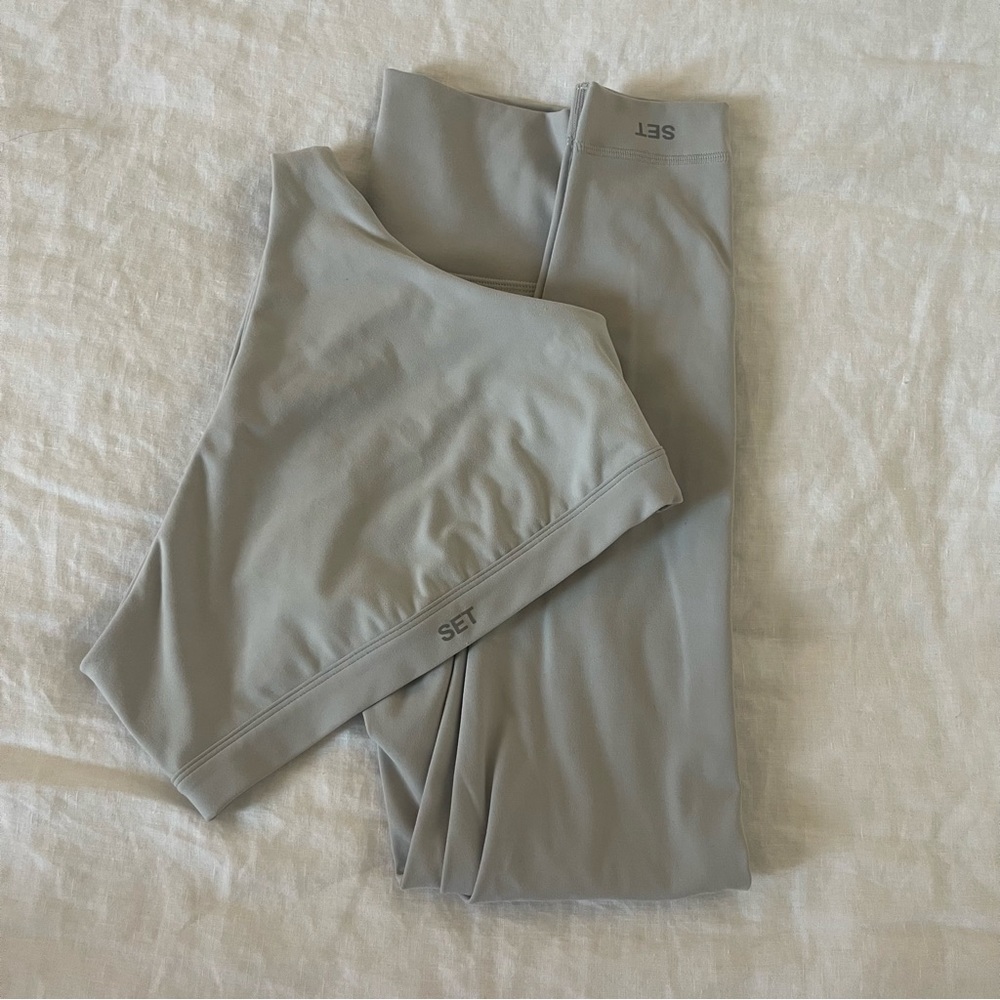 Set Active Leggings and One-Shoulder Top Set